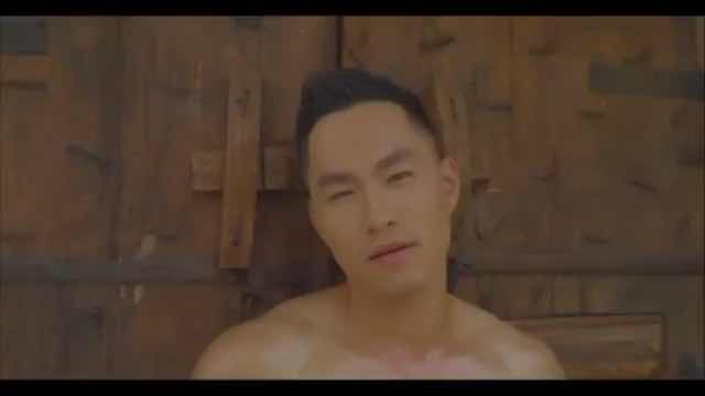 超帅男模腹肌几把