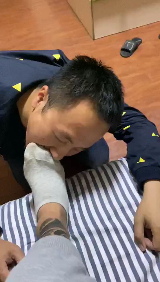 gsy舔直男袜子
