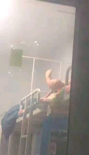 宿舍艹室友（偷拍）